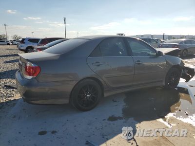 Trzecie zdjęcie samochodu z tyłu: 2005 TOYOTA CAMRY LE VIN:4T1BE32K35U970611 - miniatura