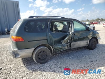 Trzecie zdjęcie samochodu z tyłu: 1999 TOYOTA SIENNA LE VIN:4T3ZF13C1XU151498 - miniatura