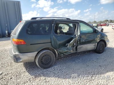 Trzecie zdjęcie samochodu z tyłu: 1999 TOYOTA SIENNA LE VIN:4T3ZF13C1XU151498 - miniatura