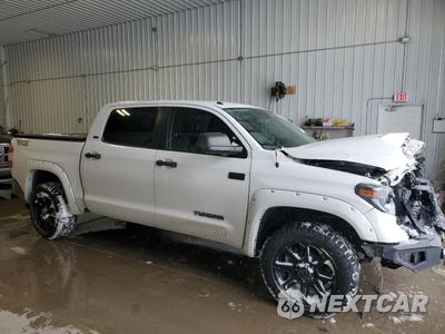 Czwarte zdjęcie samochodu z boku: 2019 TOYOTA TUNDRA CREWMAX SR5 VIN:5TFDW5F15KX801868 - miniatura