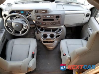 Zdjęcie 8 z 13 samochodu: 2025 FORD ECONOLINE E450 SUPER DUTY CUTAWAY VAN VIN:1FDXE4FN5SDD04412 - miniatura