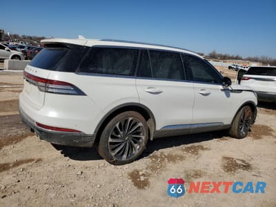 Trzecie zdjęcie samochodu z tyłu: 2020 LINCOLN AVIATOR RESERVE VIN:5LM5J7XC8LGL11059 - miniatura