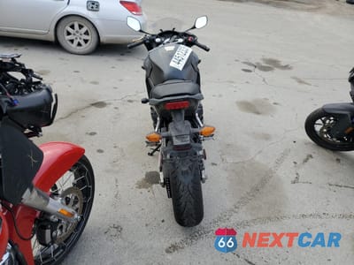 Czwarte zdjęcie samochodu z boku: 2015 HONDA CBR650 F VIN:MLHRC7419F5100035 - miniatura