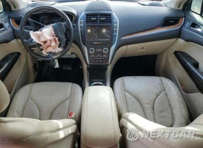 Zdjęcie 9 z 10 samochodu: 2019 LINCOLN MKC SELECT VIN:5LMCJ2C91KUL27835 - miniatura