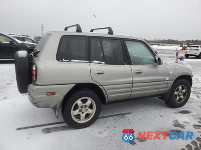 Trzecie zdjęcie samochodu z tyłu: 1999 TOYOTA RAV4 VIN:JT3GP10V8X7049397 - miniatura