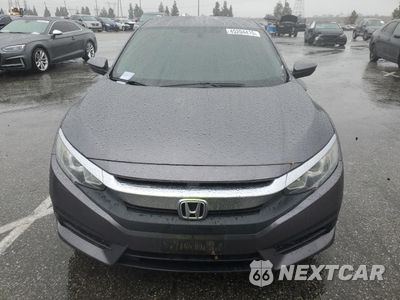 Piąte zdjęcie samochodu w środku: 2018 HONDA CIVIC LX VIN:2HGFC2F58JH564476 - miniatura