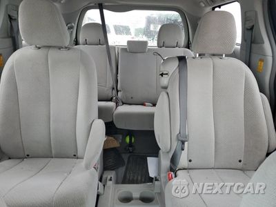 Zdjęcie 10 z 13 samochodu: 2014 TOYOTA SIENNA LE VIN:5TDKK3DC4ES489421 - miniatura
