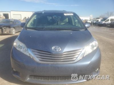 Piąte zdjęcie samochodu w środku: 2017 TOYOTA SIENNA XLE VIN:5TDYZ3DCXHS814910 - miniatura