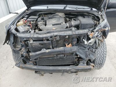Zdjęcie 13 z 15 samochodu: 2006 NISSAN XTERRA OFF ROAD VIN:5N1AN08W56C561442 - miniatura