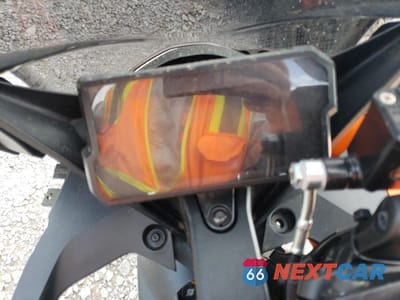 Zdjęcie 7 z 9 samochodu: 2024 KTM 390 RC VIN:MD2JYJ408RN209512 - miniatura