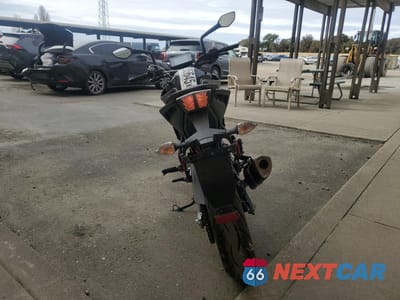 Czwarte zdjęcie samochodu z boku: 2022 KTM 390 DUKE VIN:MD2JPJ408NC253292 - miniatura
