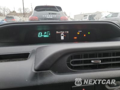 Zdjęcie 9 z 12 samochodu: 2013 TOYOTA PRIUS C VIN:JTDKDTB34D1552977 - miniatura