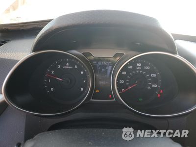 Zdjęcie 9 z 13 samochodu: 2013 HYUNDAI VELOSTER VIN:KMHTC6AD6DU156272 - miniatura