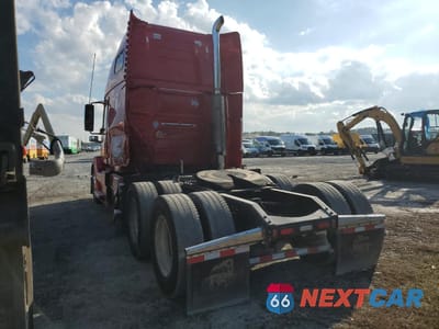 Trzecie zdjęcie samochodu z tyłu: 2006 VOLVO VNL SEMI TRUCK VIN:4V4NC9GH46N437528 - miniatura