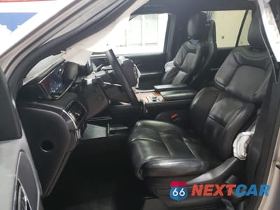 Zdjęcie 7 z 15 samochodu: 2020 LINCOLN NAVIGATOR RESERVE VIN:5LMJJ2LT6LEL17168 - miniatura