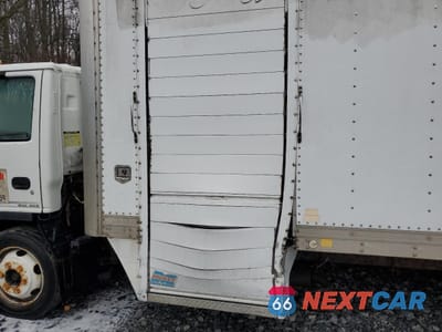 Zdjęcie 11 z 13 samochodu: 2007 ISUZU NPR VIN:4KLC4B1U27J803928 - miniatura