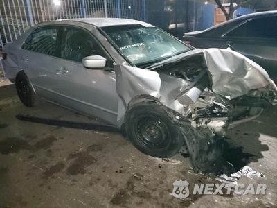 Czwarte zdjęcie samochodu z boku: 2003 HONDA ACCORD LX VIN:JHMCM563X3C087911 - miniatura