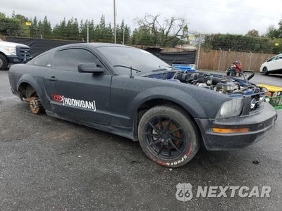 Czwarte zdjęcie samochodu z boku: 2006 FORD MUSTANG VIN:1ZVFT80N565127010 - miniatura