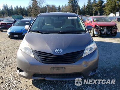 Piąte zdjęcie samochodu w środku: 2014 TOYOTA SIENNA LE VIN:5TDKK3DCXES485194 - miniatura
