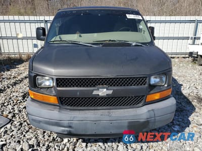 Piąte zdjęcie samochodu w środku: 2005 CHEVROLET EXPRESS G3500 VIN:1GCHG35V051212838 - miniatura
