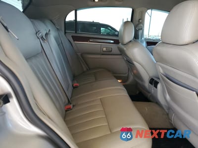 Zdjęcie 10 z 14 samochodu: 2003 LINCOLN TOWN CAR SIGNATURE VIN:1LNHM82W93Y653175 - miniatura