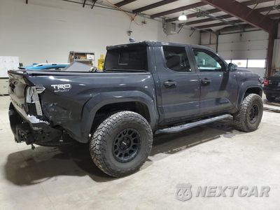 Trzecie zdjęcie samochodu z tyłu: 2024 TOYOTA TACOMA DOUBLE CAB VIN:3TMLB5JN0RM045870 - miniatura