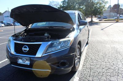 Piąte zdjęcie samochodu w środku: 2014 NISSAN PATHFINDER S VIN:5N1AR2MN5EC718754 - miniatura