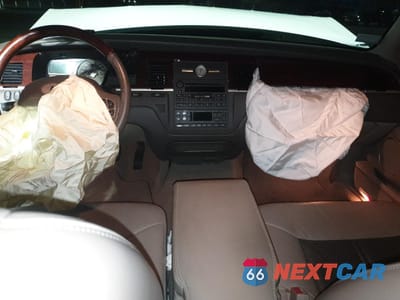 Zdjęcie 8 z 12 samochodu: 2004 LINCOLN TOWN CAR ULTIMATE VIN:1LNHM83W64Y665171 - miniatura