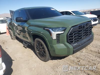 Czwarte zdjęcie samochodu z boku: 2023 TOYOTA TUNDRA CREWMAX SR VIN:5TFLA5DB1PX108924 - miniatura