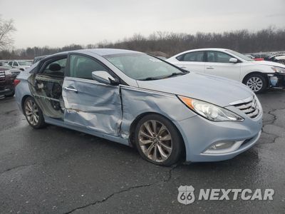 Czwarte zdjęcie samochodu z boku: 2013 HYUNDAI SONATA SE VIN:5NPEC4AC6DH530916 - miniatura