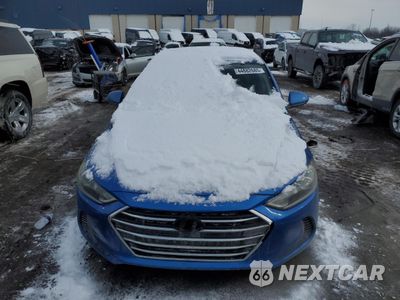 Piąte zdjęcie samochodu w środku: 2017 HYUNDAI ELANTRA SE VIN:5NPD84LF2HH038068 - miniatura
