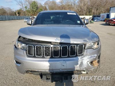 Piąte zdjęcie samochodu w środku: 2017 JEEP GRAND CHEROKEE LAREDO VIN:1C4RJEAG8HC867959 - miniatura