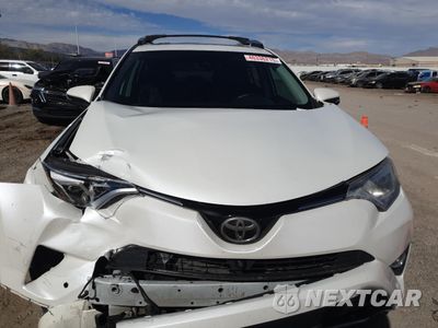 Piąte zdjęcie samochodu w środku: 2017 TOYOTA RAV4 LIMITED VIN:2T3DFREV9HW574290 - miniatura