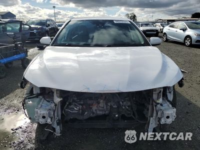 Piąte zdjęcie samochodu w środku: 2019 TOYOTA CAMRY HYBRID VIN:4T1B21HK7KU514689 - miniatura