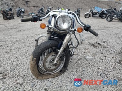 Drugie zdjęcie samochodu z przodu: 2011 KAWASAKI VN900 D VIN:JKAVN2D11BA042030 - miniatura