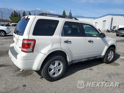 Trzecie zdjęcie samochodu z tyłu: 2010 FORD ESCAPE XLT VIN:1FMCU0DG7AKD20734 - miniatura