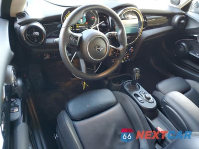 Zdjęcie 8 z 12 samochodu: 2023 MINI COOPER SE VIN:WMW13DJ01P2U09041 - miniatura
