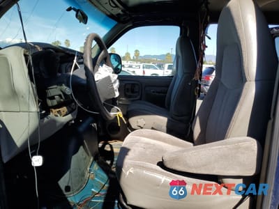 Zdjęcie 7 z 15 samochodu: 2001 CHEVROLET EXPRESS G2500 VIN:1GAGG25R411191665 - miniatura