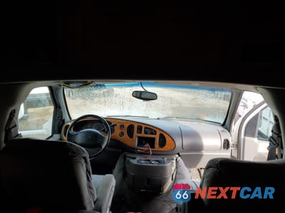 Piąte zdjęcie samochodu w środku: 2000 FORD ECONOLINE E350 SUPER DUTY CUTAWAY VAN VIN:1FDWE35S0YHB89975 - miniatura