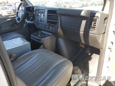 Zdjęcie 8 z 13 samochodu: 2015 CHEVROLET EXPRESS G2500 VIN:1GCWGFCF0F1233808 - miniatura
