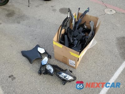 Zdjęcie 9 z 11 samochodu: 2017 KAWASAKI ZX1000 Z VIN:JKAZXCZ12HA000050 - miniatura