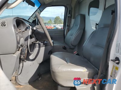 Zdjęcie 7 z 12 samochodu: 2007 FORD ECONOLINE E350 SUPER DUTY CUTAWAY VAN VIN:1FDSE35LX7DA29356 - miniatura
