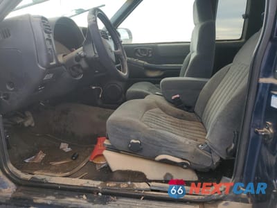 Zdjęcie 7 z 13 samochodu: 2002 CHEVROLET S TRUCK S10 VIN:1GCCS19W228201231 - miniatura