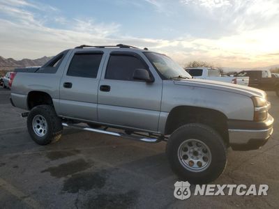Czwarte zdjęcie samochodu z boku: 2004 CHEVROLET AVALANCHE C1500 VIN:3GNEC12TX4G110816 - miniatura