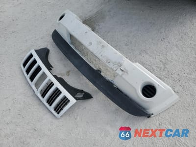 Zdjęcie 13 z 14 samochodu: 2007 JEEP GRAND CHEROKEE LAREDO VIN:1J8HS48P67C625235 - miniatura