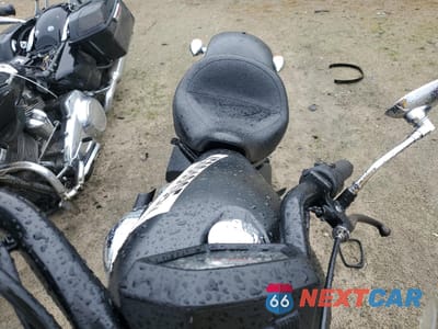 Piąte zdjęcie samochodu w środku: 2017 HONDA VT1300 CX VIN:JH2SC6125HK200382 - miniatura