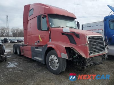 2011 VOLVO VN VNL 4V4NC9EJ5BN298123 - główne zdjęcie licytacji z USA - miniatura