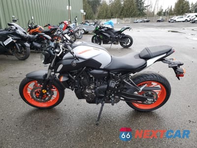 Trzecie zdjęcie samochodu z tyłu: 2020 YAMAHA MT07 VIN:JYARM27E2LA006210 - miniatura