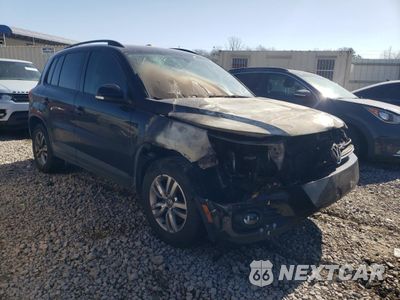 Czwarte zdjęcie samochodu z boku: 2016 VOLKSWAGEN TIGUAN S VIN:WVGAV7AXXGW573842 - miniatura