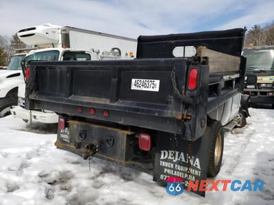 Trzecie zdjęcie samochodu z tyłu: 2016 CHEVROLET SILVERADO K3500 VIN:1GB3KYCG8GZ384215 - miniatura